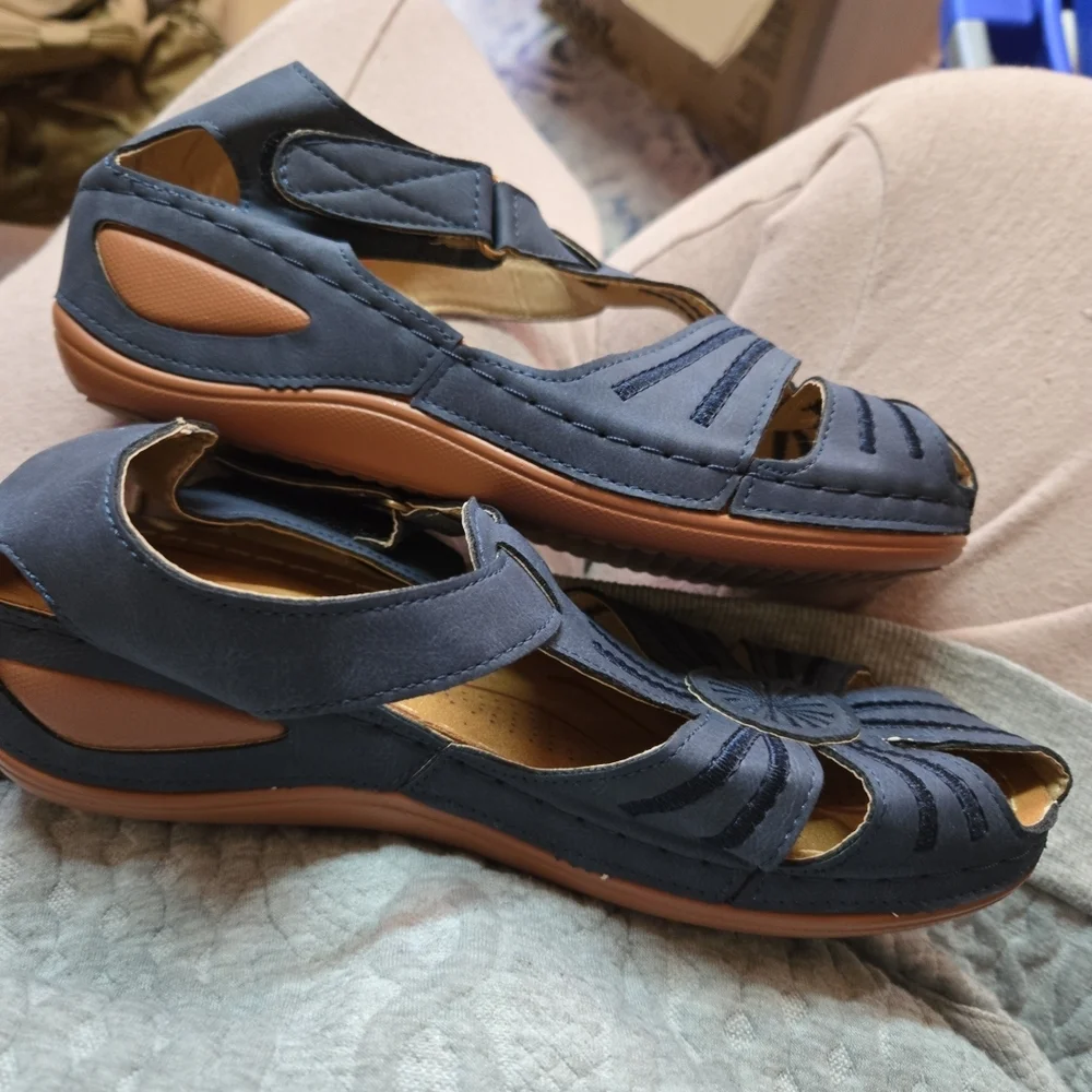 Women's‎ Classic Suede Sandals, Blue Size 7.5